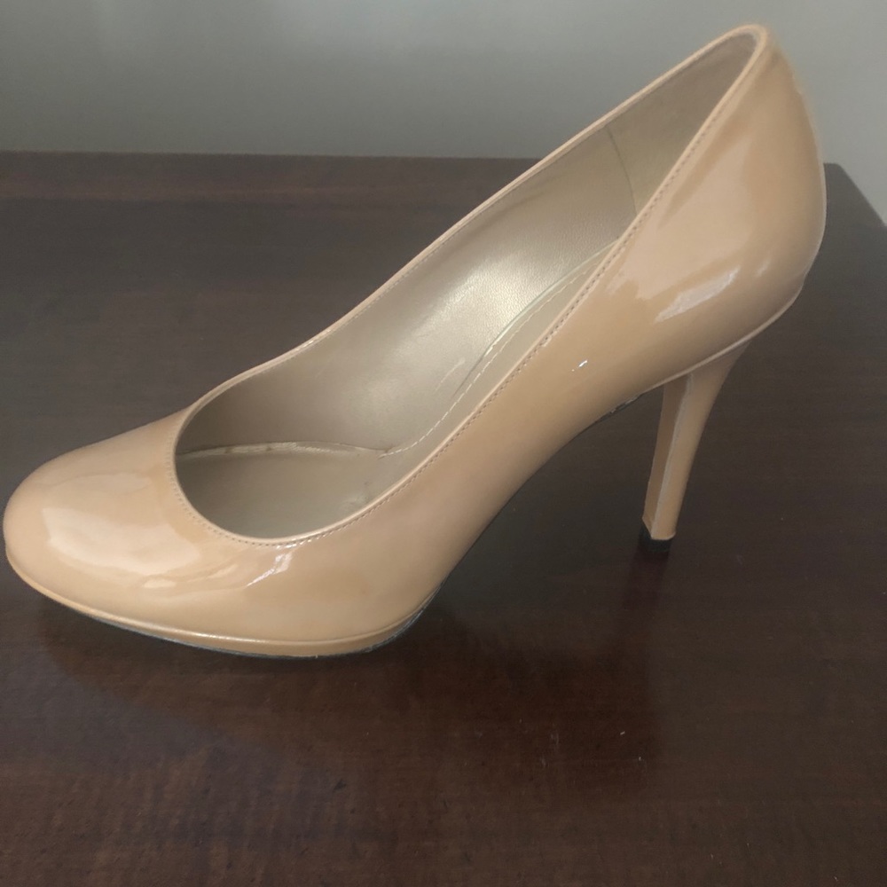 Stuart Weitzman platform pumps